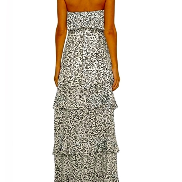 Yidarton Strapless Maxi Dress. Size Medium. - Picture 3 of 7
